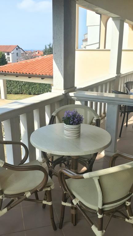 Apartment Maras Poreč Eksteriør bilde
